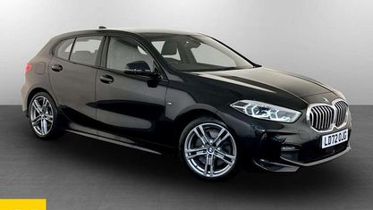 Begagnad BMW 120 M Sport 190 HK (139 kW) 2022 Svart Halvkombi