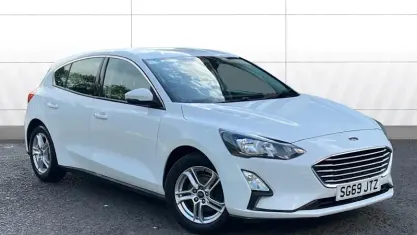 Used Ford Focus Zetec 120 HP (88 kW) 2020 White Hatchback