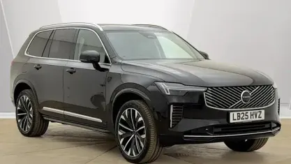 Używany Volvo XC90 Ultra 250 KM (183 kW) 2025 SUV