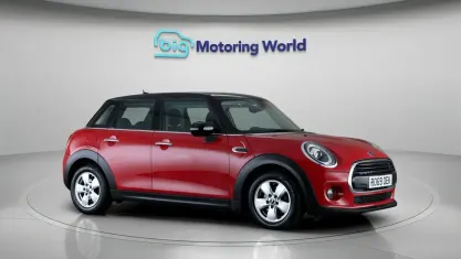 Used Mini Cooper Classic 136 HP (100 kW) 2019 Red Hatchback