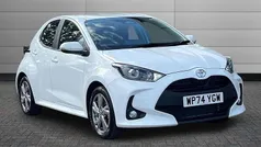 Pure white Used 2025 Toyota Yaris Hybrid Hatchback | £18,999 (Good price)