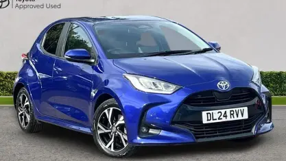 Used Toyota Yaris Design 116 HP (85 kW) 2024 Blue Hatchback