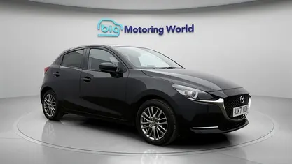Używany Mazda 2 Inclusive 90 KM (66 kW) 2022 Czarny Hatchback