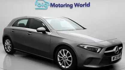 Usado Mercedes A180 Executive 116 HP (85 kW) 2020 Cinzento Citadino