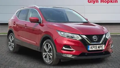 Used Nissan Qashqai N-Connecta 140 HP (102 kW) 2019 Red SUV