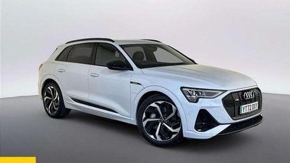 Używany Audi e-tron Black Edition 230 kW (313 KM) 2022 Biały SUV
