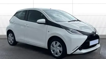 Used Toyota Aygo X-play 69 HP (50 kW) 2018 Hatchback