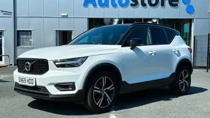 Used Volvo XC40 R-Design 190 HP (139 kW) 2020 SUV