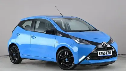 Used Toyota Aygo X-cite 69 HP (50 kW) 2015 Blue Hatchback