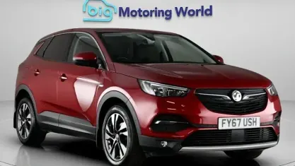 Używany Vauxhall Grandland X Sport 131 KM (96 kW) 2018 Czerwony SUV