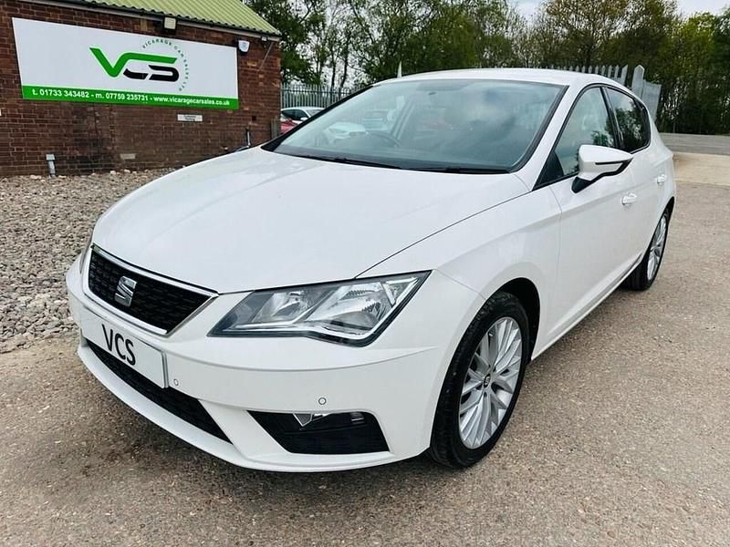 Used Seat Leon SE Dynamic 115 HP (84 kW) 2020 White Hatchback