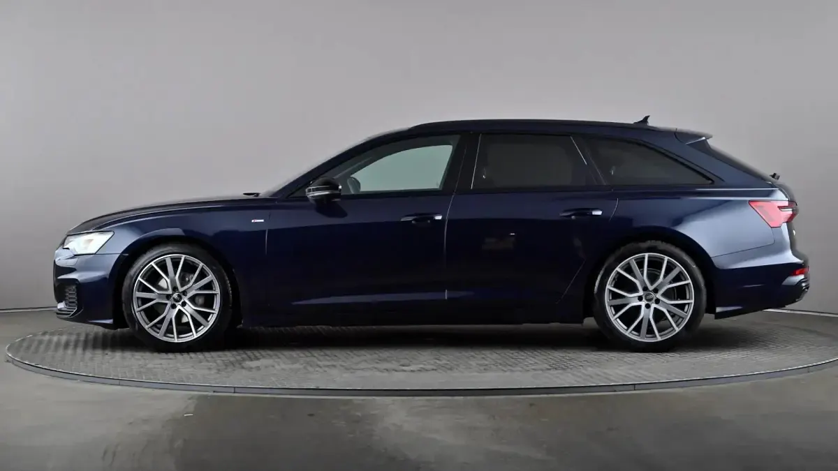 Begagnad Audi A6 Black Edition 204 HK (150 kW) 2023 Blå Kombi