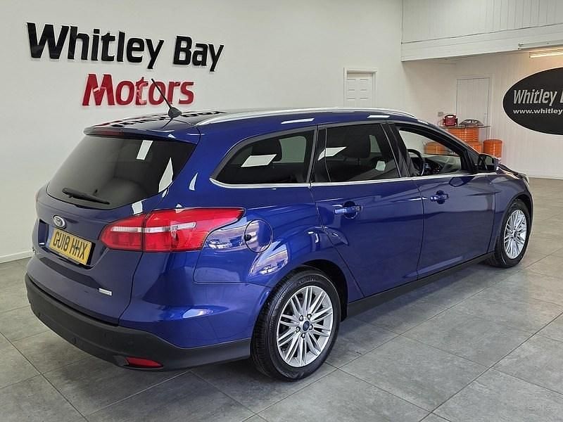 Used Ford Focus Zetec 125 HP (91 kW) 2018 Blue Estate