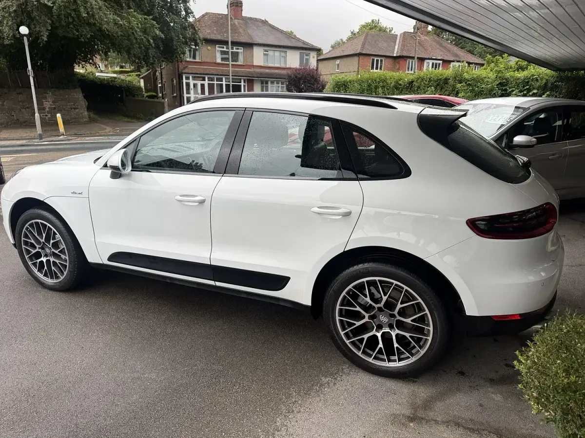 Used Porsche Macan 258 HP (189 kW) 2015 White SUV