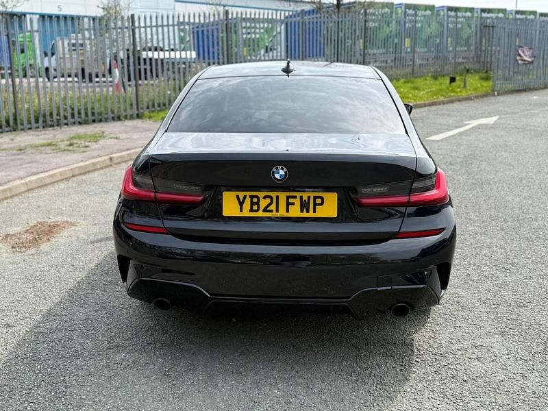 Usado BMW 330e M Sport 292 HP (214 kW) 2021 Preto Sedan