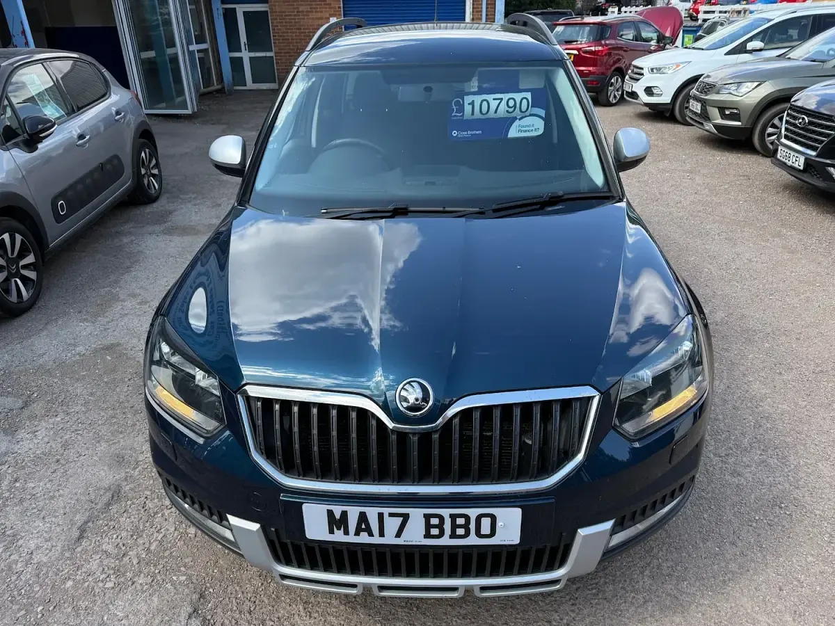 Used Skoda Yeti SE 110 HP (80 kW) 2017 Blue SUV