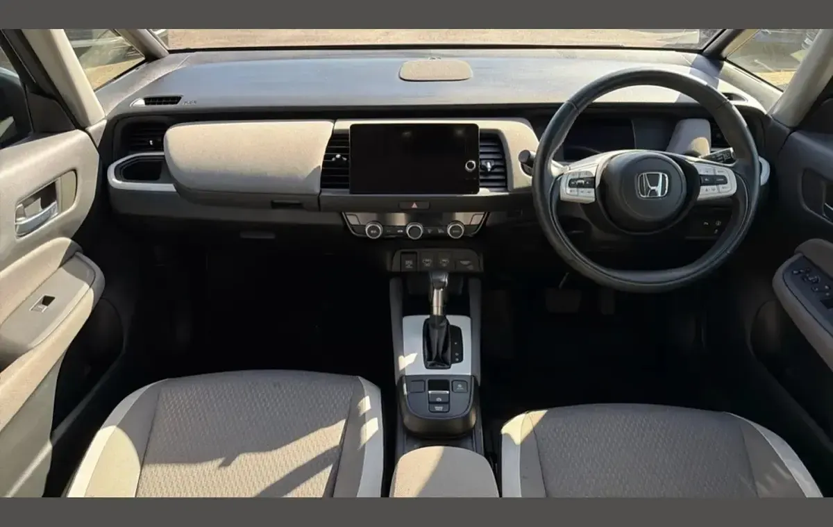 Used Honda Jazz Hybrid 107 HP (78 kW) 2023 Grey Hatchback