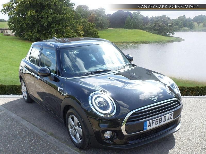 Black Used 2018 Mini Cooper Hatch Hatchback | £11,500 (Fair price) - Image 1/4