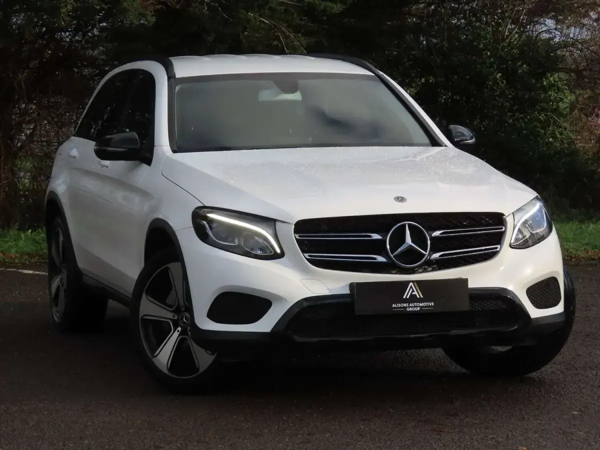 Used Mercedes GLC250 Urban 211 HP (155 kW) 2019 White SUV