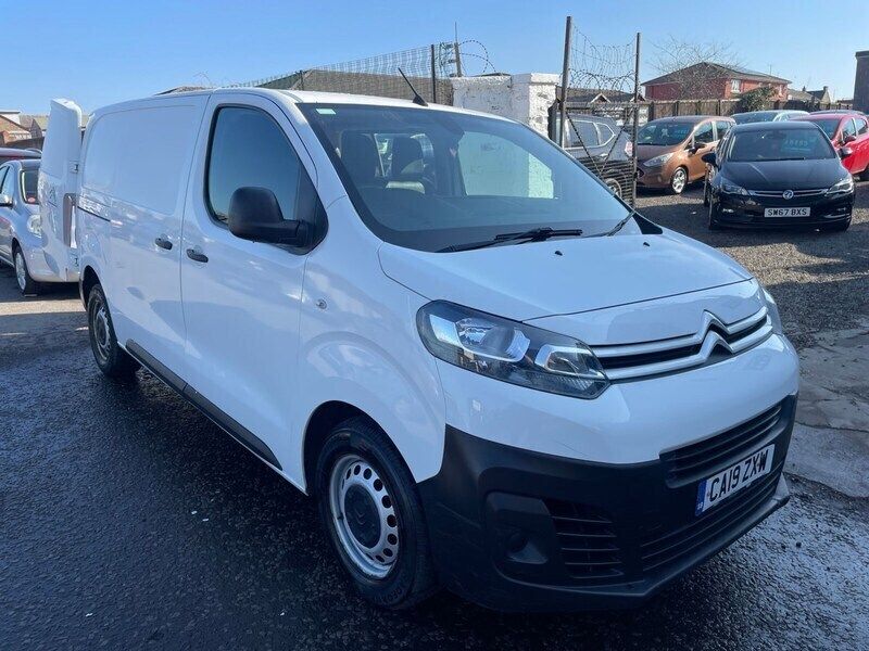 White Used 2019 Citroën Dispatch MPV | £8,495 (Fair price) - Image 1/4