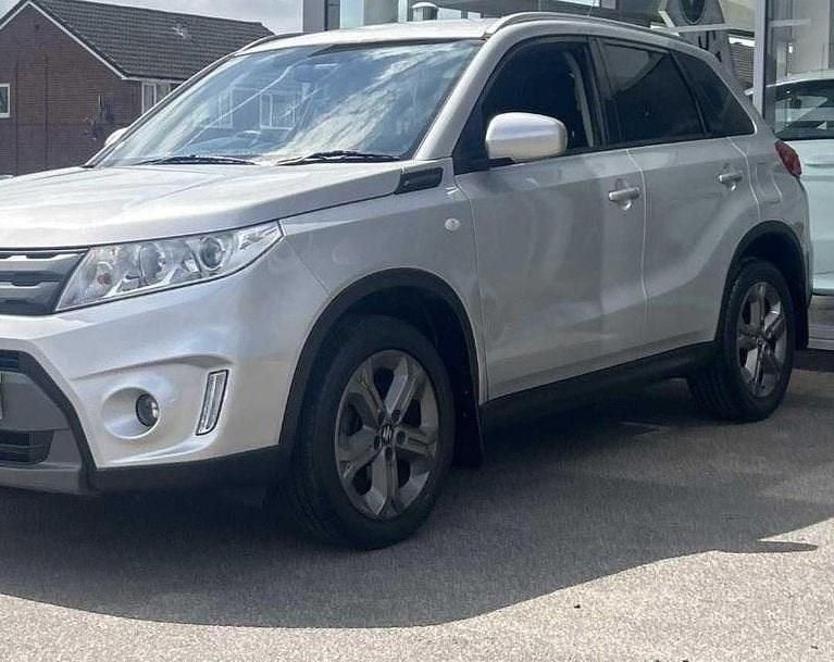 Second-hand Suzuki Vitara SZ-T 120 CP (88 kW) 2016 Argintiu SUV