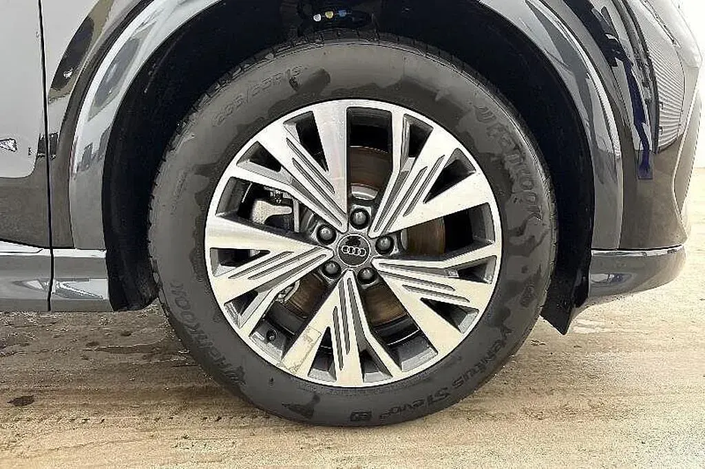 New Audi Q4 e-tron Sport 150 kW (204 HP) 2026 Black SUV