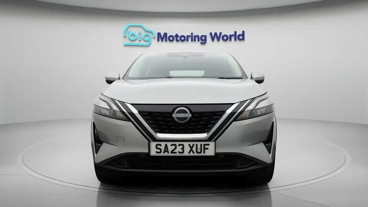 Used Nissan Qashqai Acenta Premium 190 HP (139 kW) 2023 Silver SUV