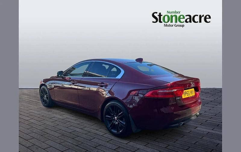 Used Jaguar XE Portfolio 240 HP (176 kW) 2016 Red Sedan