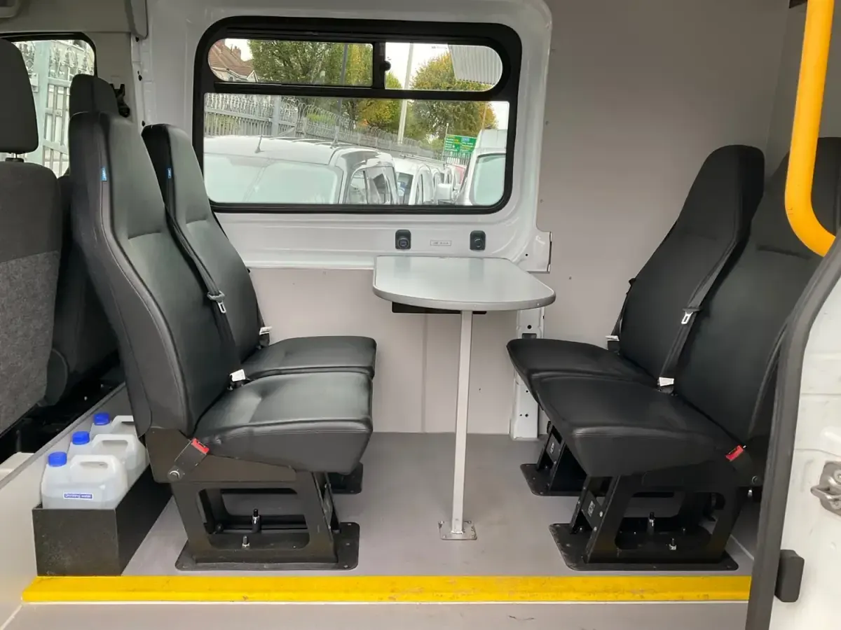 Usado Ford Transit 130 HP (95 kW) 2022 Branco Van