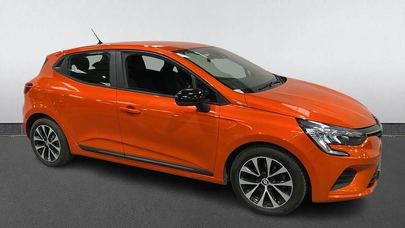 Used Renault Clio V Evolution 145 HP (106 kW) 2023 Orange Hatchback