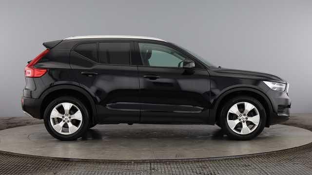 Used Volvo XC40 Momentum 161 HP (118 kW) 2021 Black SUV