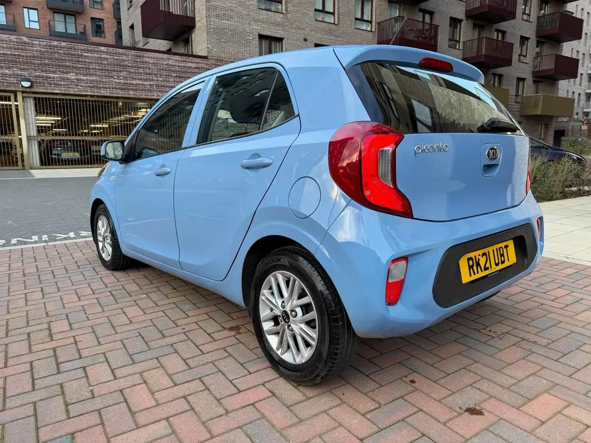 Used Kia Picanto 67 HP (49 kW) 2021 Blue Hatchback