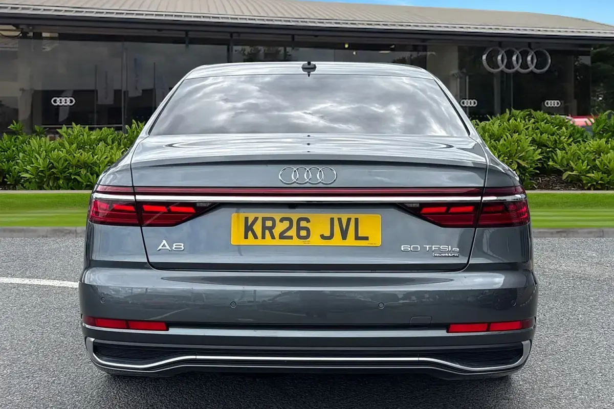Novo Audi A8 S-Line 462 HP (339 kW) 2026 Cinzento Sedan