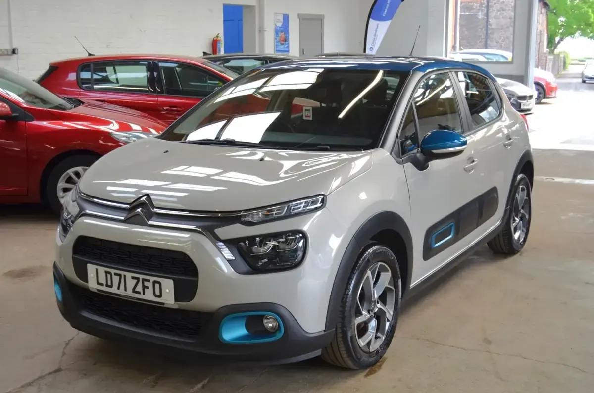 Begagnad Citroën C3 Shine 2021 Beige Halvkombi