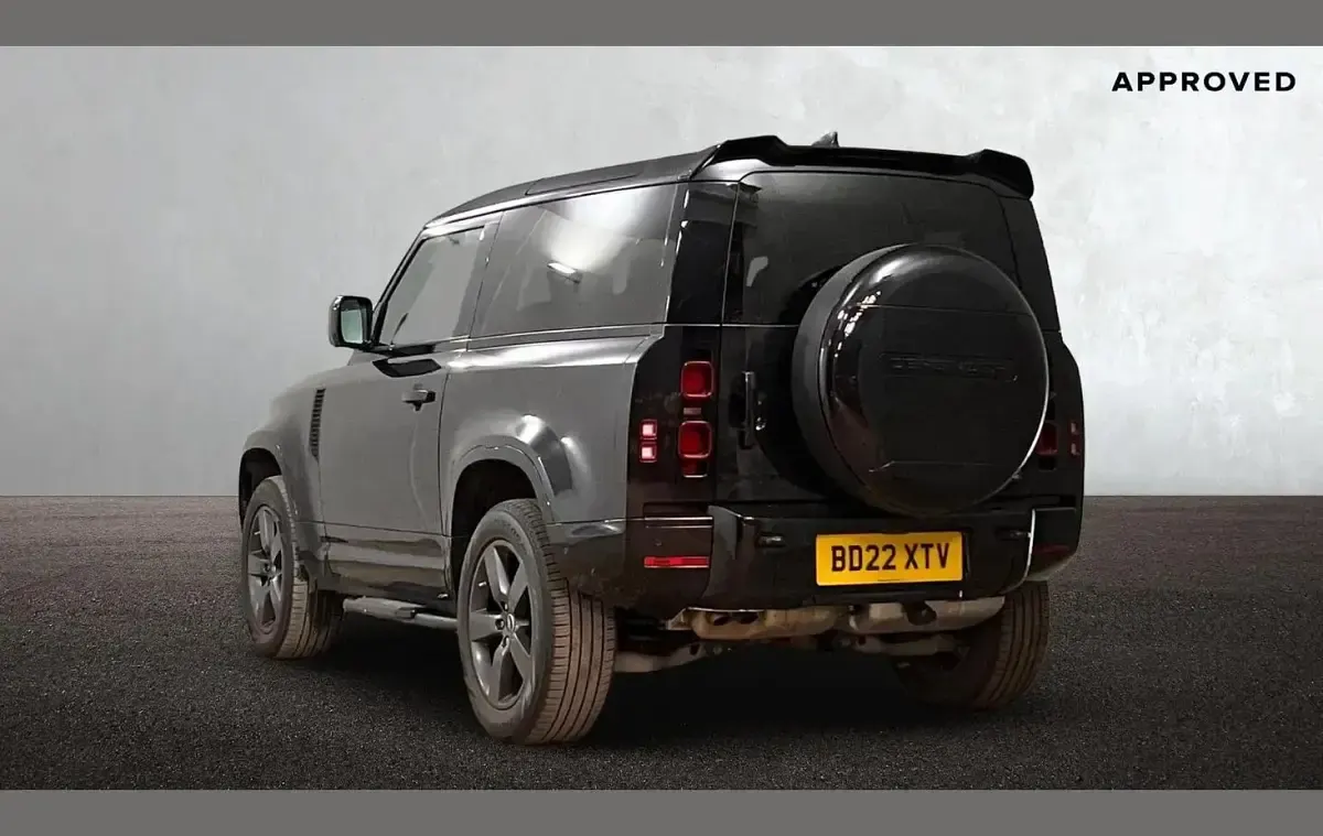 Used Land Rover Defender SE Dynamic 245 HP (180 kW) 2022 Black SUV