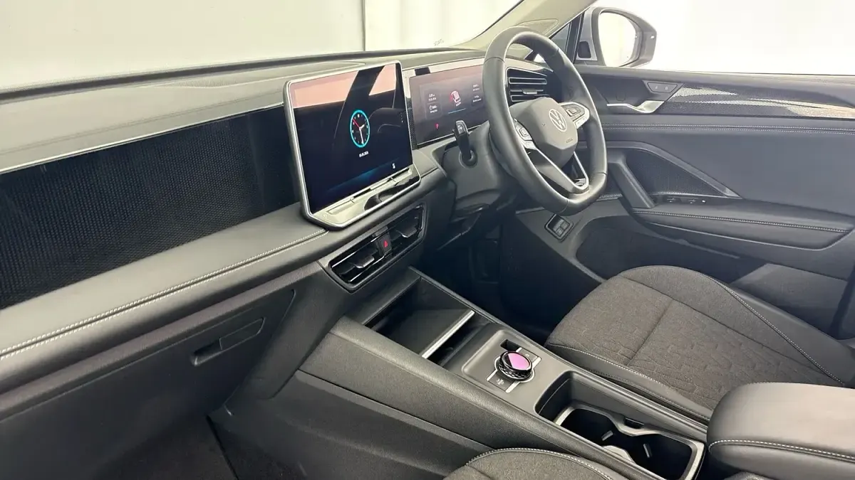 Używany VW Tiguan Match 204 KM (150 kW) 2025 Srebrny SUV