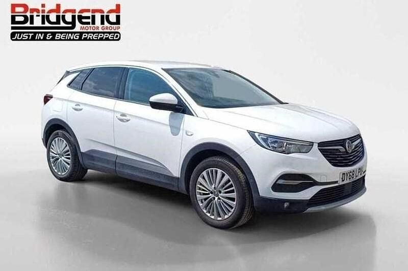 White Used 2018 Vauxhall Grandland X Sport SUV | £10,499 (Fair price) - Image 1/1