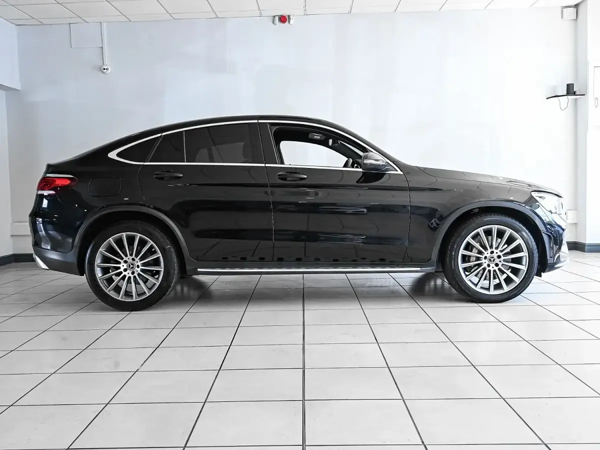 Used Mercedes GLC300 AMG Line Premium 241 HP (177 kW) 2021 Black SUV