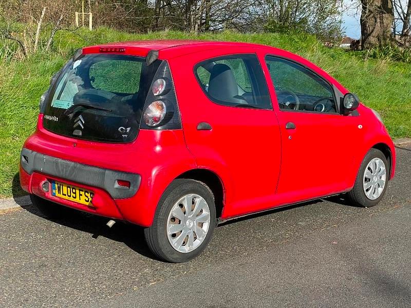Used Citroën C1 68 HP (50 kW) 2009 Red Hatchback