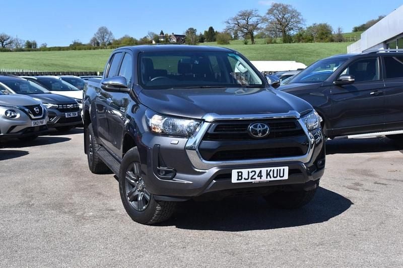 Usado Toyota HiLux 150 HP (110 kW) 2024 Cinzento Pickup