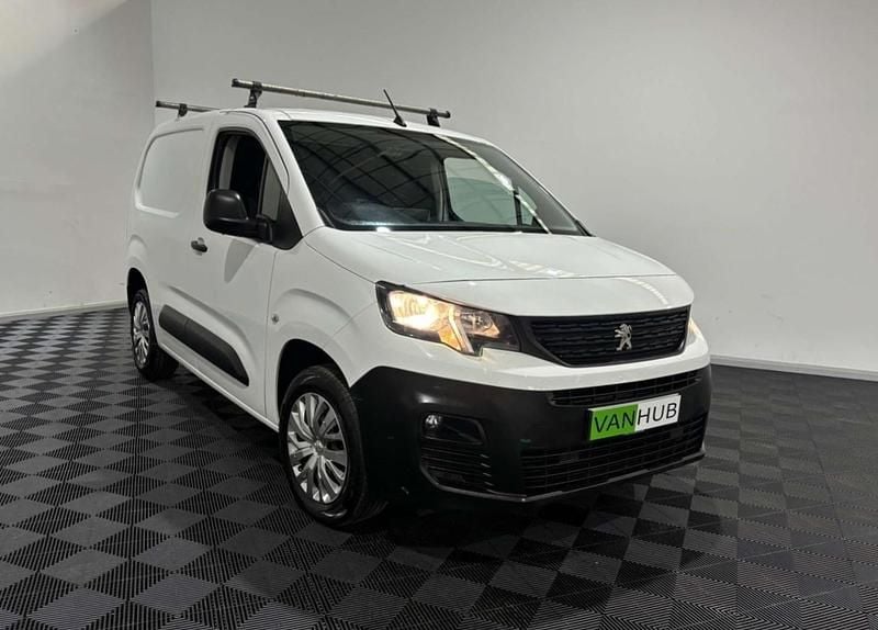 White Used 2021 Peugeot Partner Premium MPV | £8,995 (Fair price) - Image 1/4
