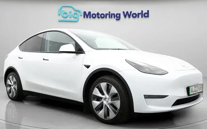 Used Tesla Model Y Long Range AWD 286 kW (389 HP) 2025 SUV