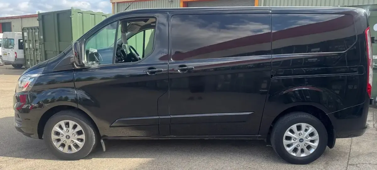 Used Ford Transit Custom Limited 130 HP (95 kW) 2019 Black Van