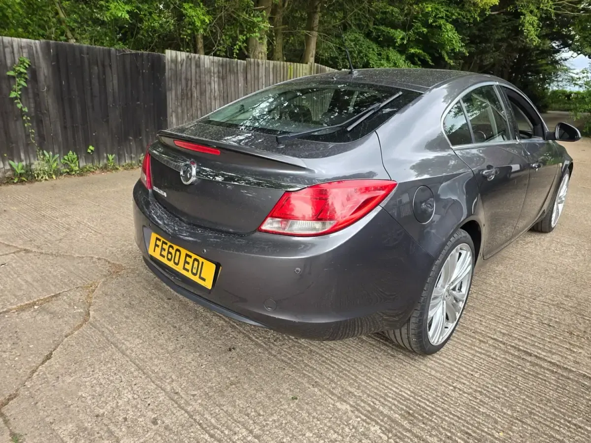 Używany Vauxhall Insignia 140 KM (102 kW) 2010 Szary Hatchback