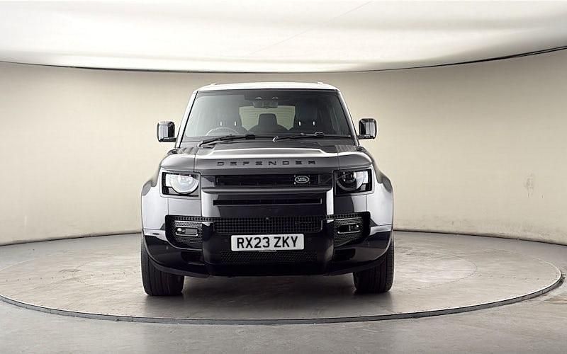 Usado Land Rover Defender HSE Dynamic 300 HP (220 kW) 2023 Cinzento SUV
