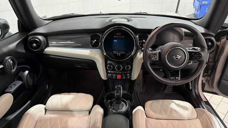 Used Mini Cooper Exclusive 134 HP (98 kW) 2023 Grey Hatchback