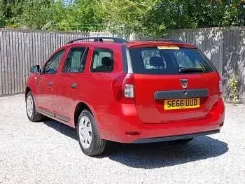 Used Dacia Logan Ambiance 90 HP (66 kW) 2017 Red Estate