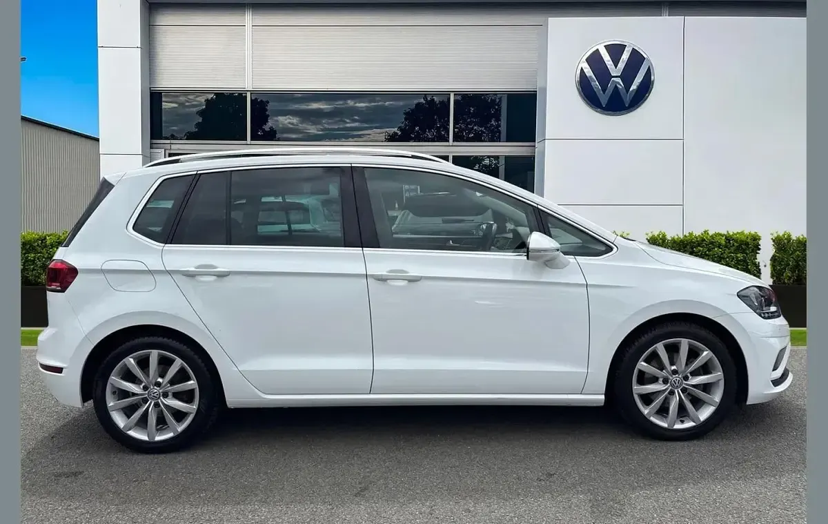 Used VW Golf Sportsvan GT 131 HP (96 kW) 2019 White MPV