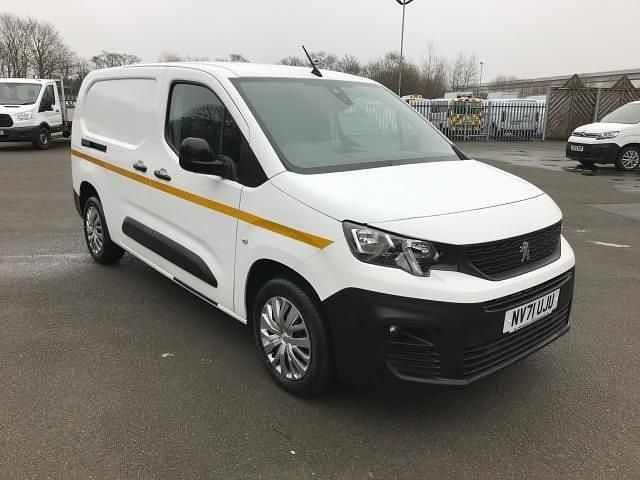 Used Peugeot Partner Premium 2022 White MPV