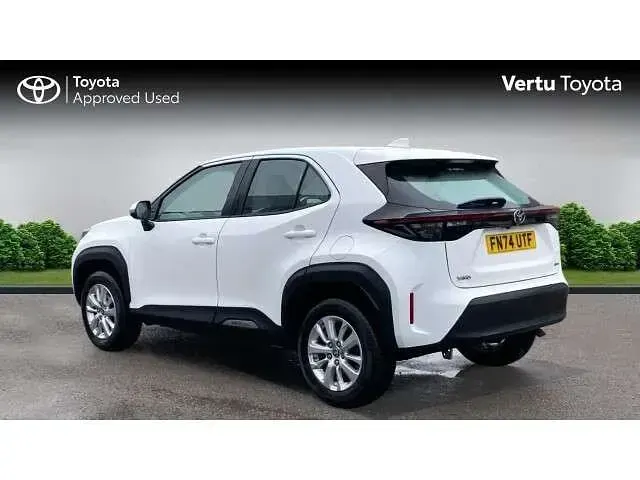 Used Toyota Yaris Cross 113 HP (83 kW) 2024 White SUV